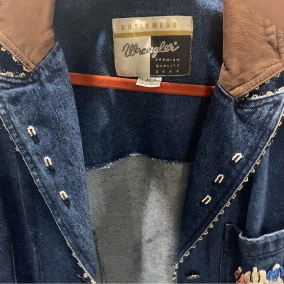 Vintage mixed media wrangler jacket size L. Leather , suede , cotton, beaded - Picture 2 of 13
